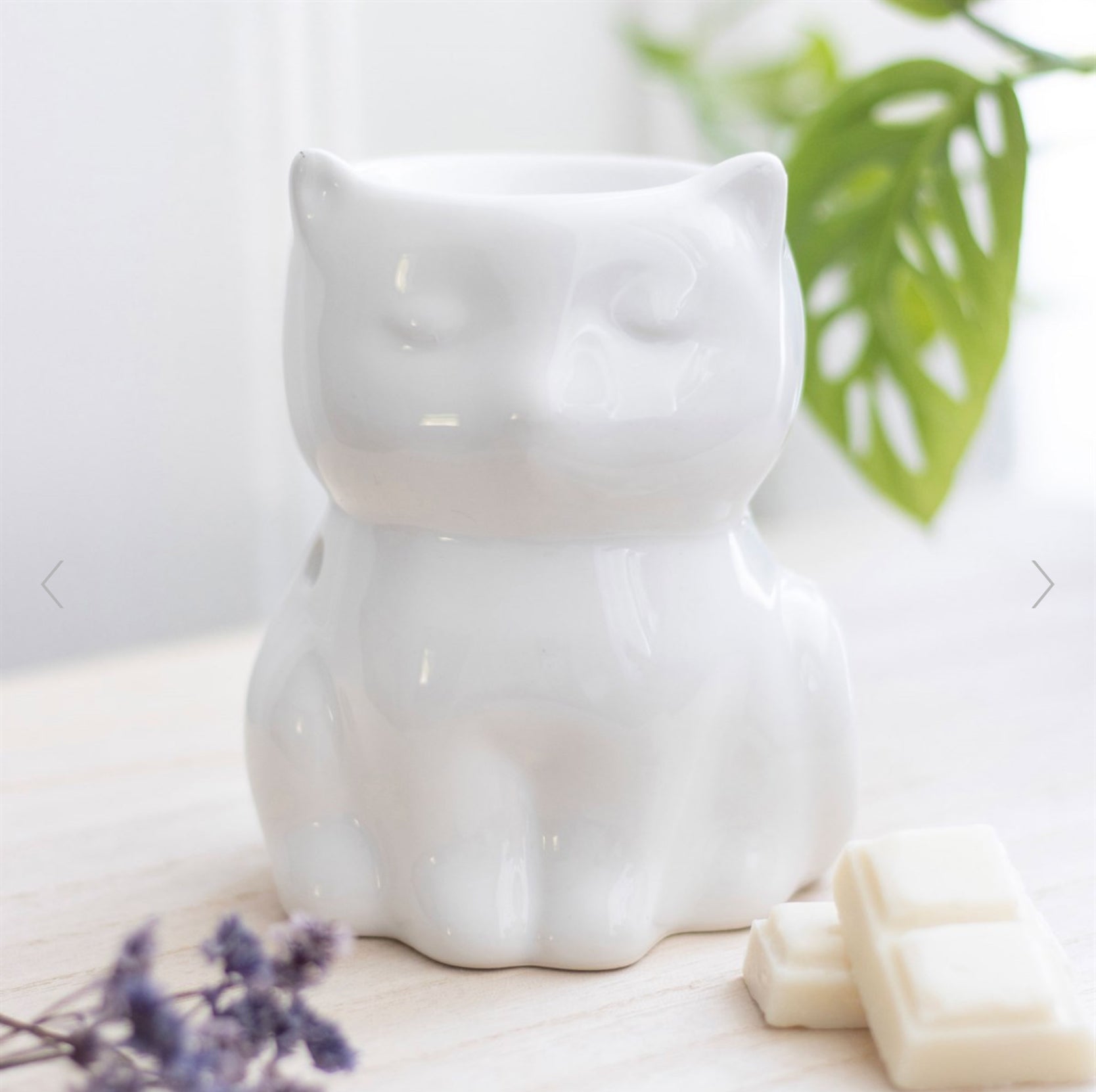 Shiny White Cat Shaped Oil Burner