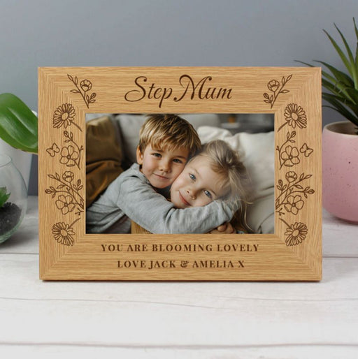 Personalised Step Mum Wild Flowers 6x4 Oak Finish Photo Frame