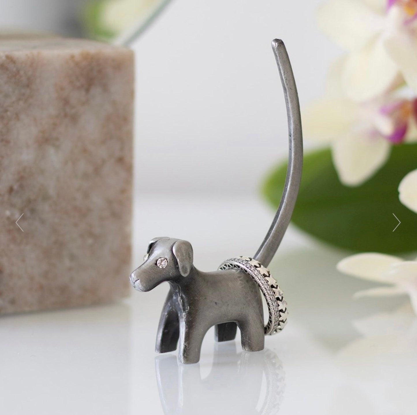 Metal Dog Ring Holder