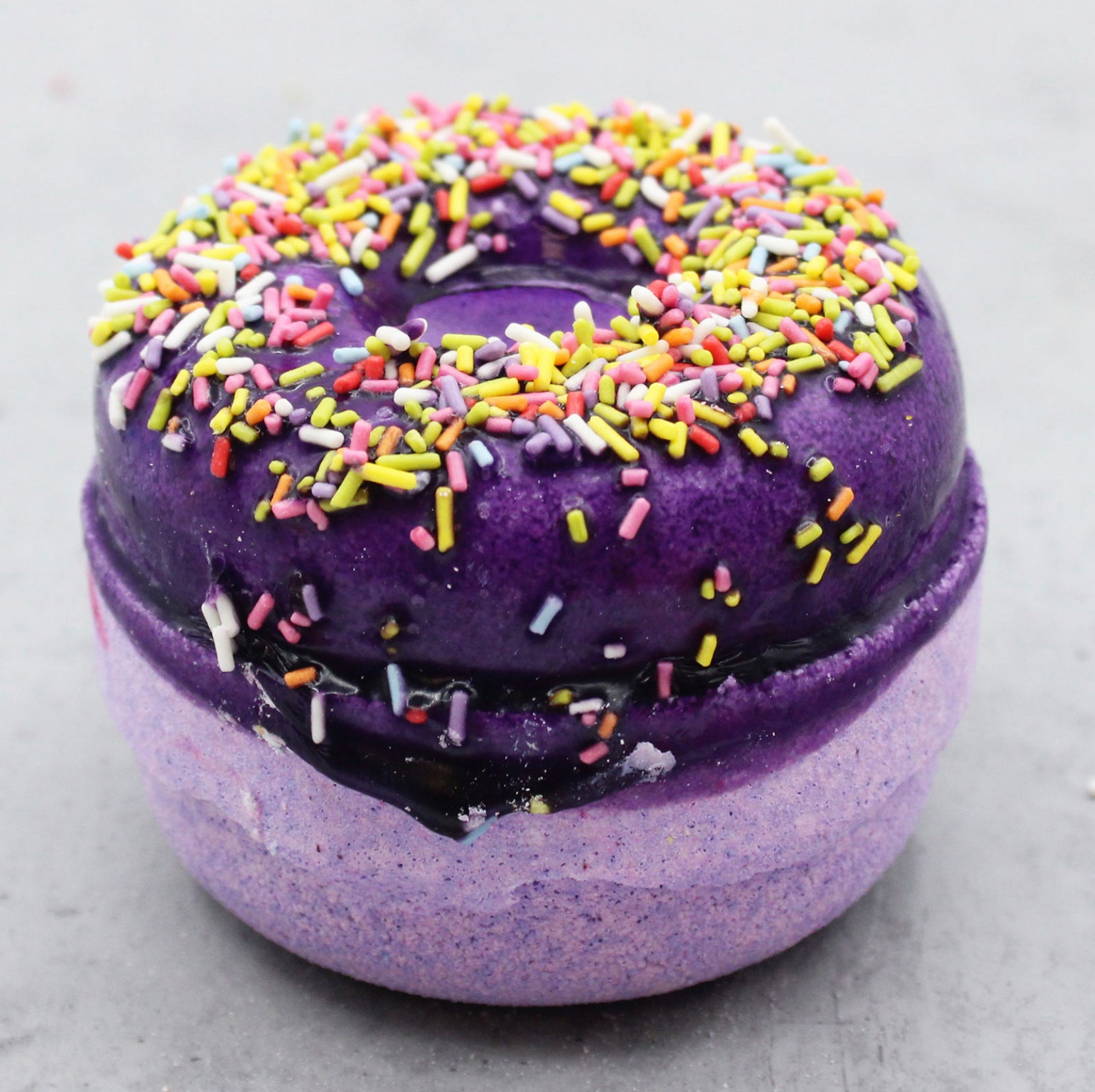 Blackberry and Almond Bath Bomb Donut Fizzer