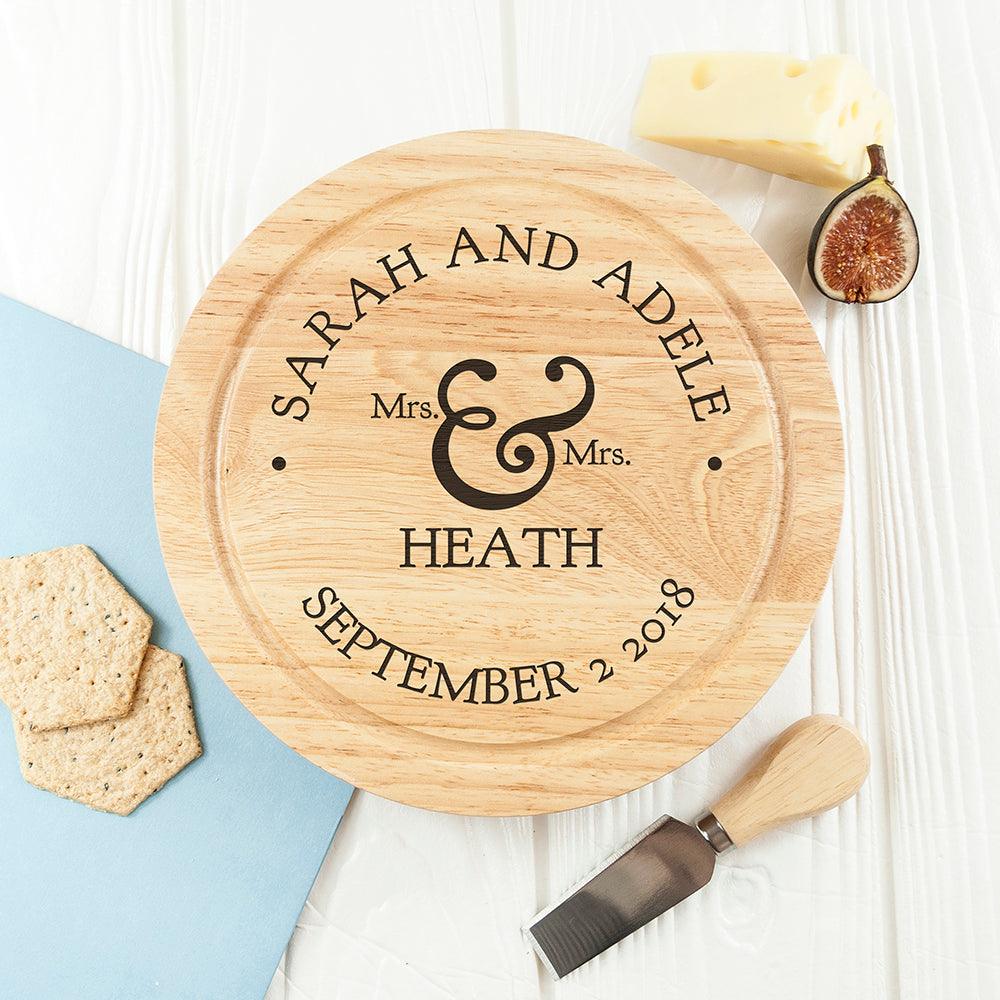 Personalised Couples Round Cheese Board with Knives - Myhappymoments.co.uk