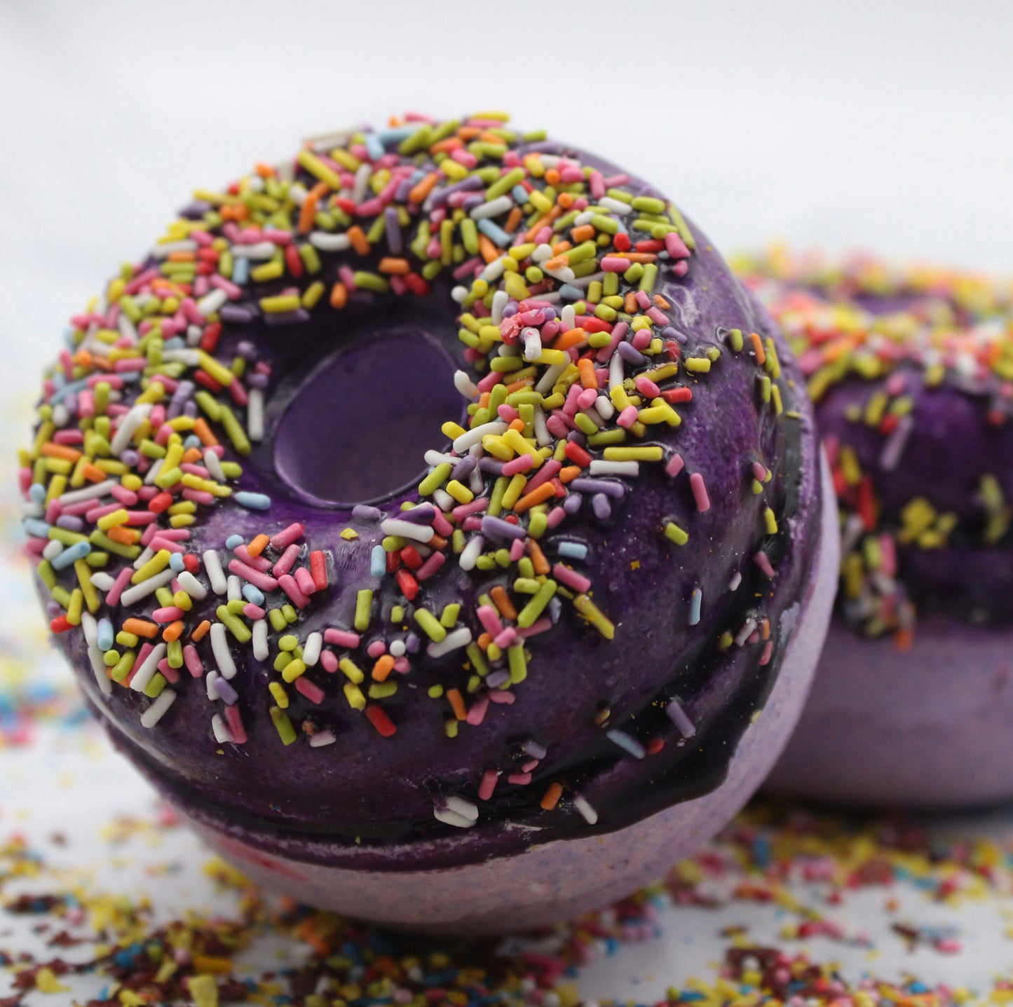 Blackberry and Almond Bath Bomb Donut Fizzer