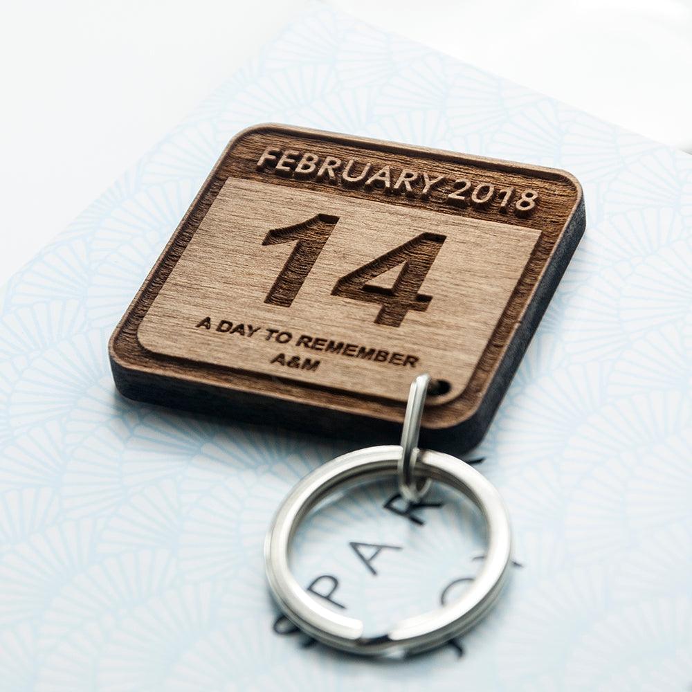 Personalised Special Date Wooden Keyring - Myhappymoments.co.uk