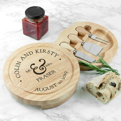 Personalised Couples Round Cheese Board with Knives - Myhappymoments.co.uk