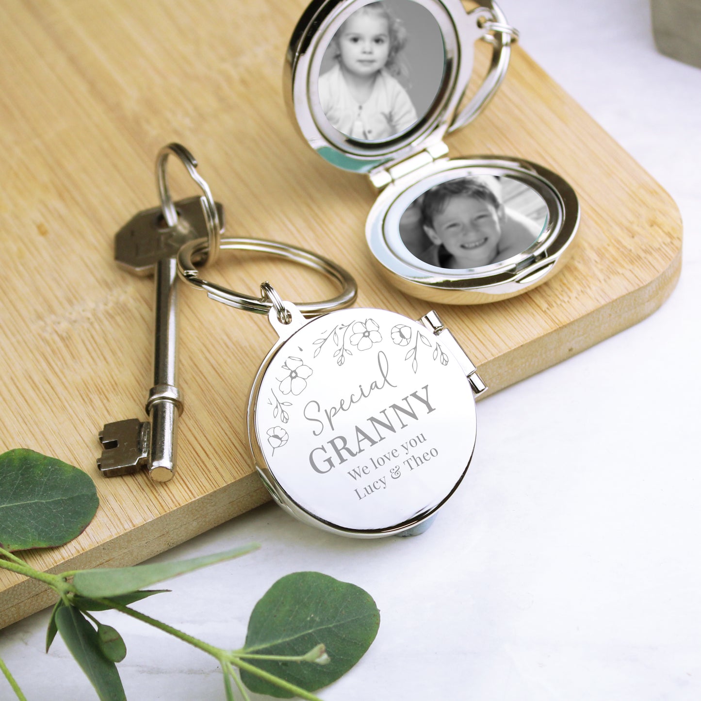 Personalised Floral Round Photo Locket Frame Keyring