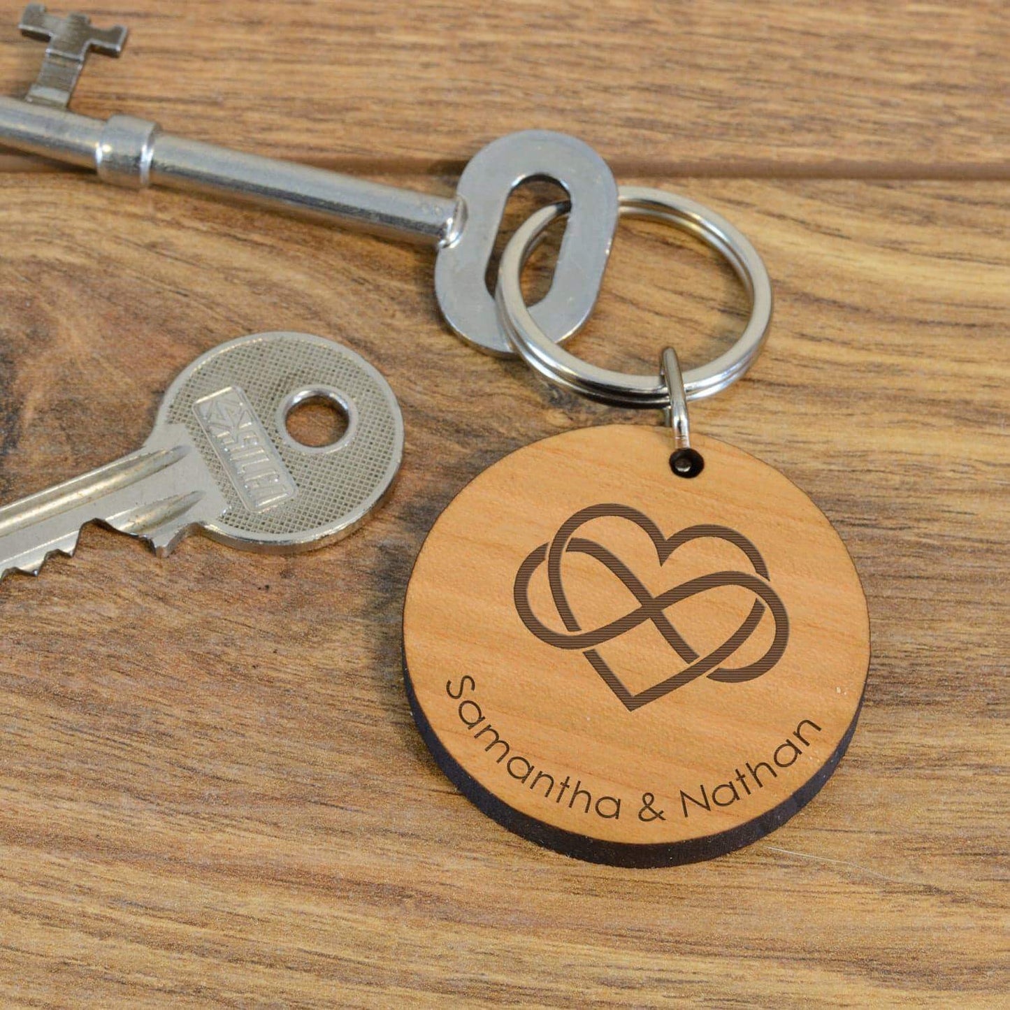 Personalised Infinity Wooden Keyring - Myhappymoments.co.uk