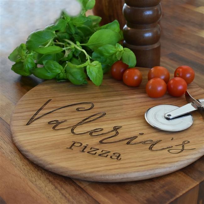 Personalised Oak Pizza Board - Pukka Gifts