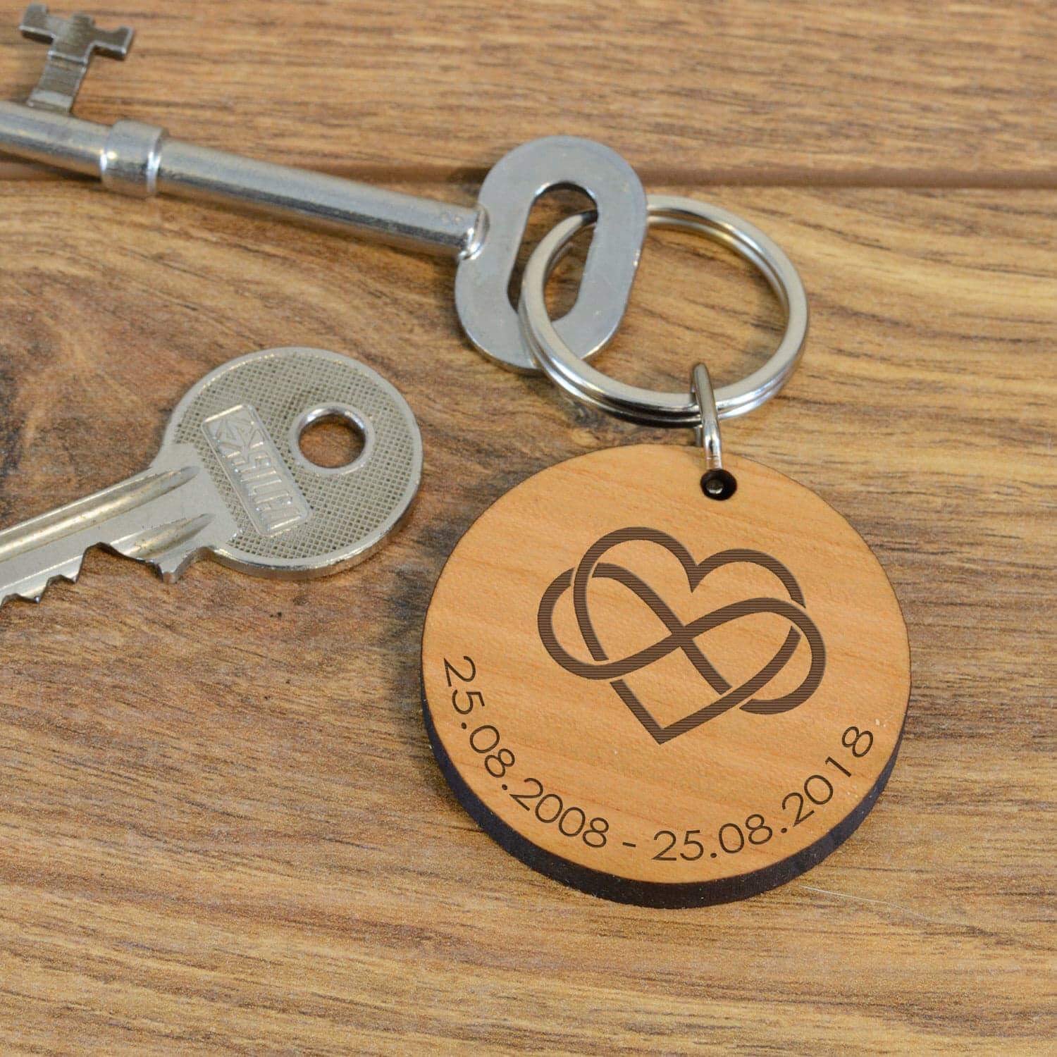 Personalised Infinity Wooden Keyring - Myhappymoments.co.uk